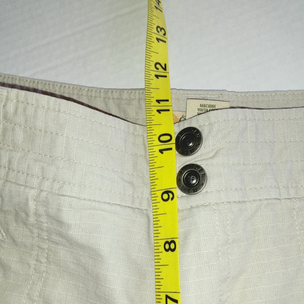 Gander Mtn. womens size 10 khaki Bermuda shorts